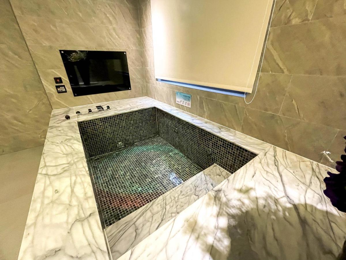 Fifth Avenue Motel Тайчжун Екстер'єр фото