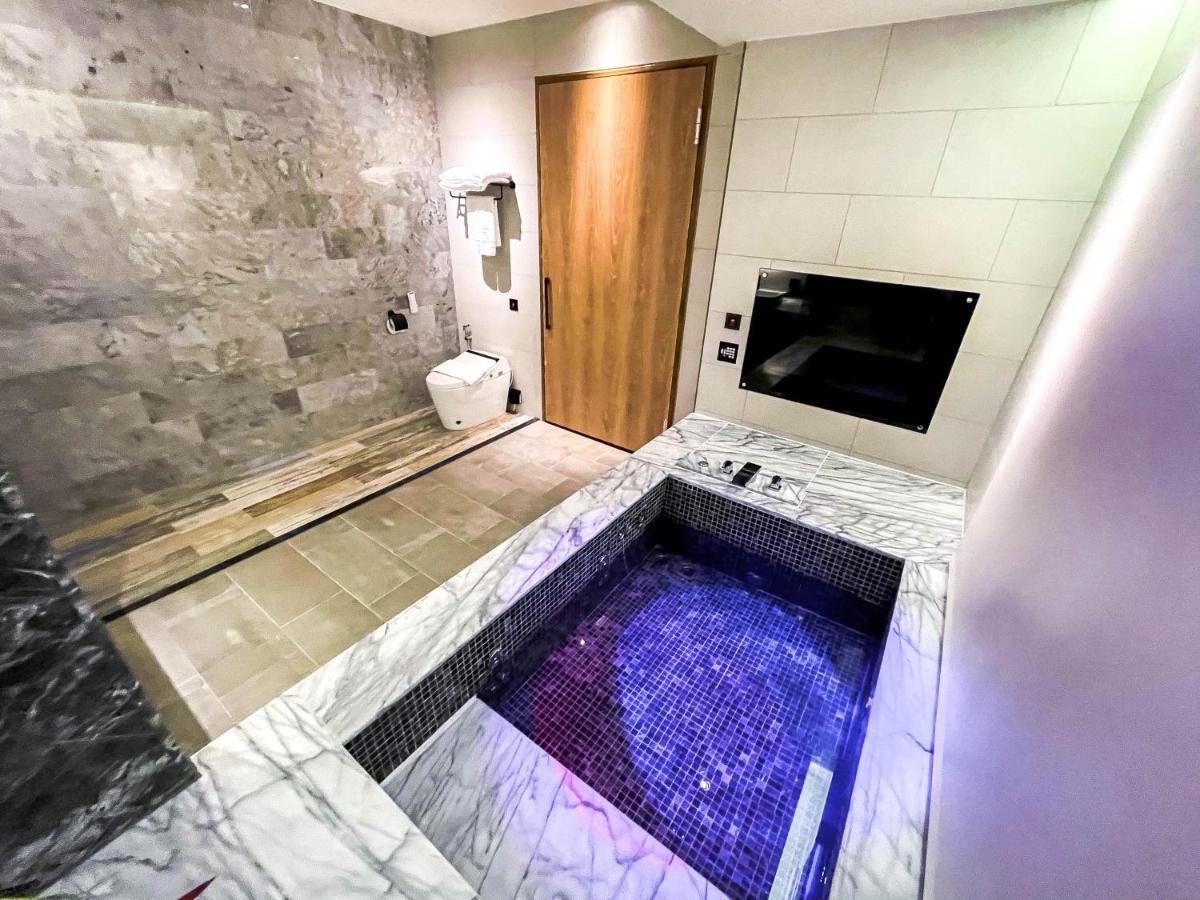 Fifth Avenue Motel Тайчжун Екстер'єр фото